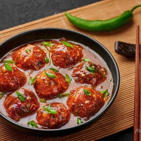 VEGETABLE GRAVY MOMOS