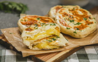 CHEESE NAAN